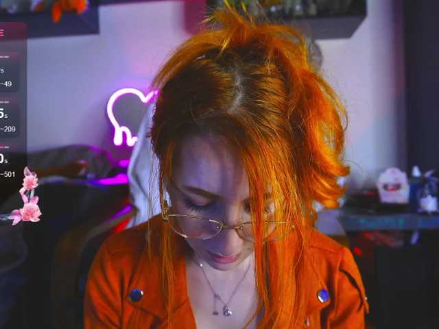 Daddyslittleslutfox live cam on BongaCams