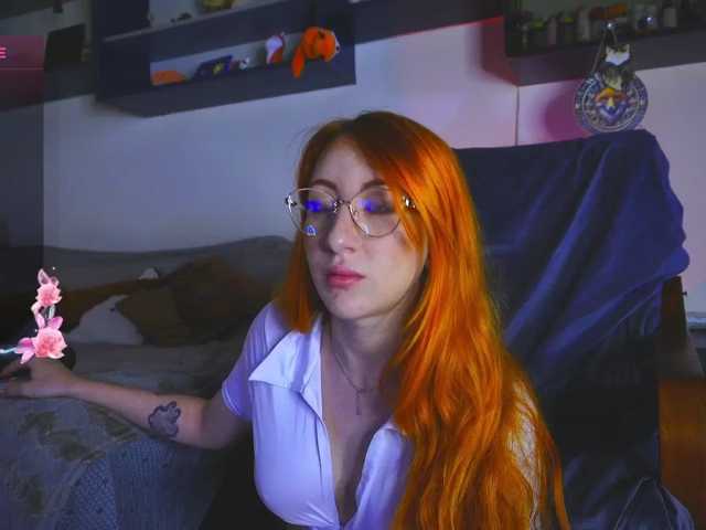 Daddyslittleslutfox live cam on BongaCams