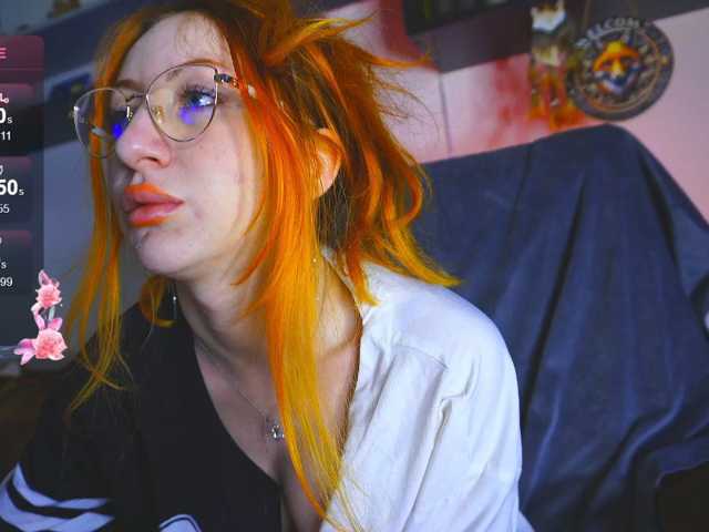 Daddyslittleslutfox live cam on BongaCams
