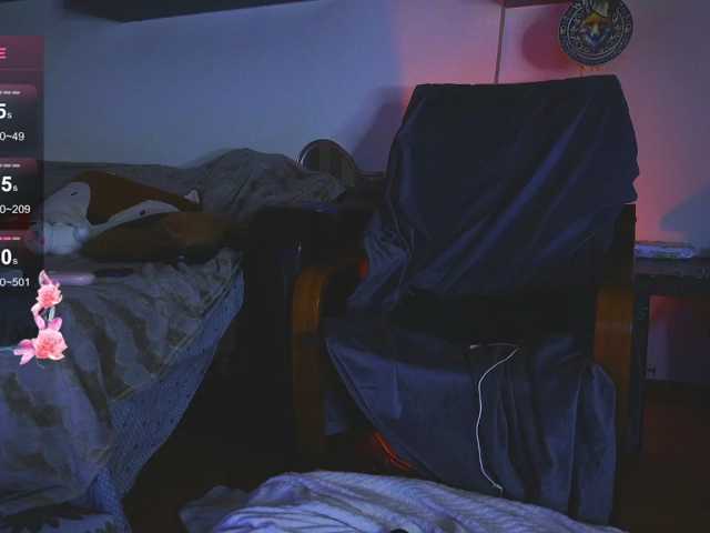 Daddyslittleslutfox live cam on BongaCams