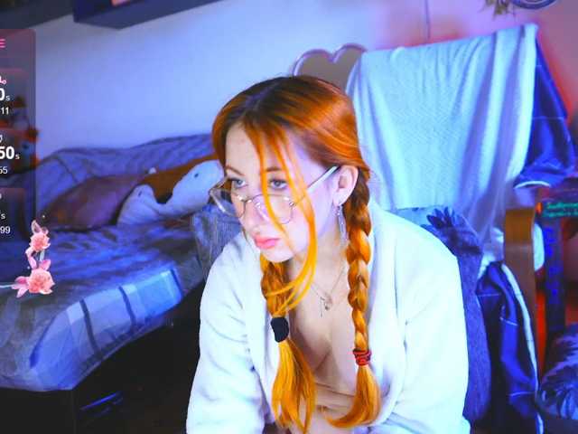 Daddyslittleslutfox live cam preview