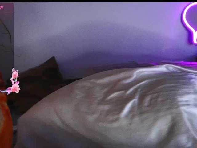 Daddyslittleslutfox live stream preview