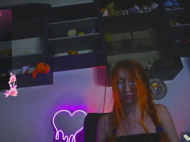 Daddyslittleslutfox live cam on BongaCams