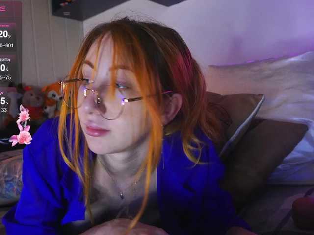 Daddyslittleslutfox live cam on BongaCams