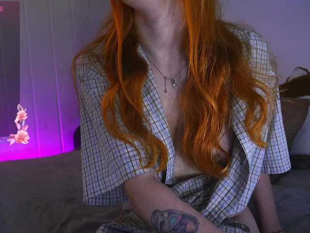 Daddyslittleslutfox live webcam show
