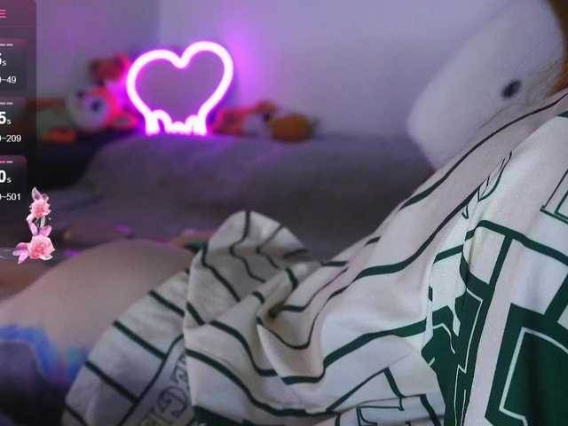 Daddyslittleslutfox live webcam show