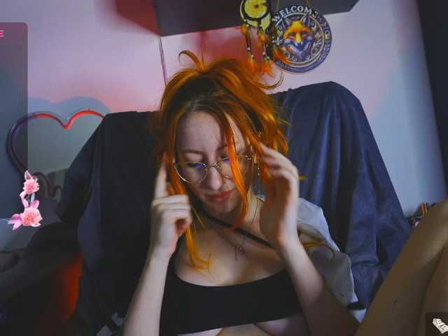 Daddyslittleslutfox, en directo ahora en BongaCams