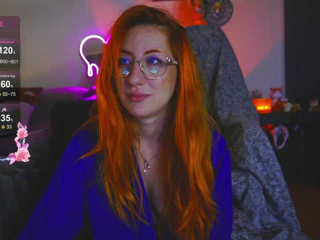 Daddyslittleslutfox — live female cam