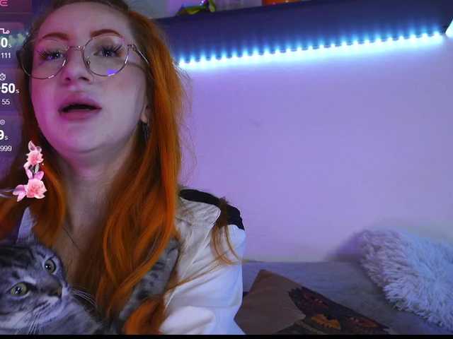 Daddyslittleslutfox live cam on UnifiedCams