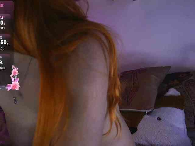 Daddyslittleslutfox webcam