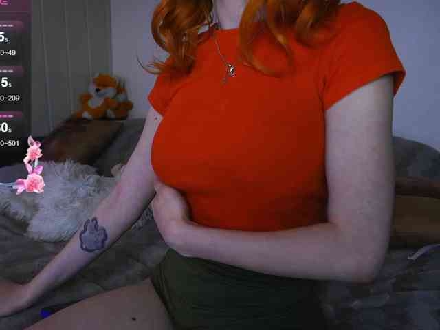 Daddyslittleslutfox webcam