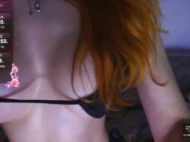 Daddyslittleslutfox webcam