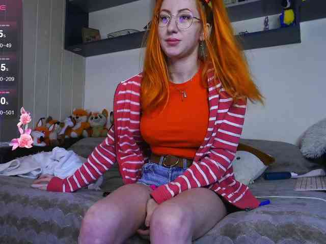 Daddyslittleslutfox webcam