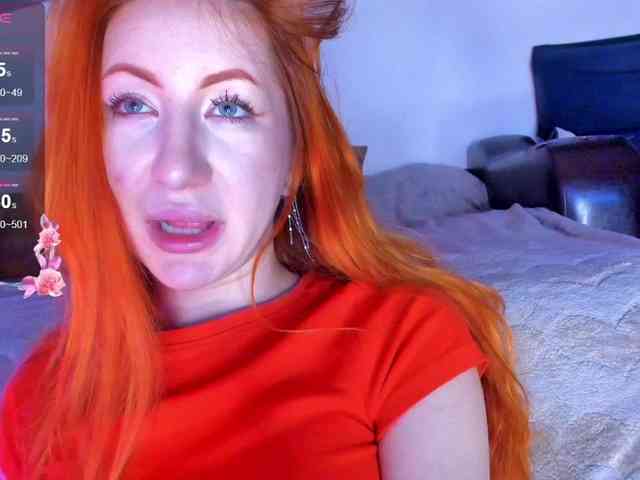 Daddyslittleslutfox webcam