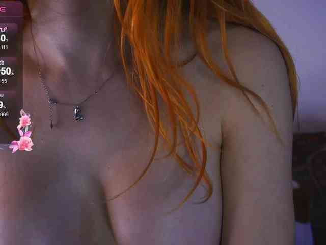Daddyslittleslutfox webcam