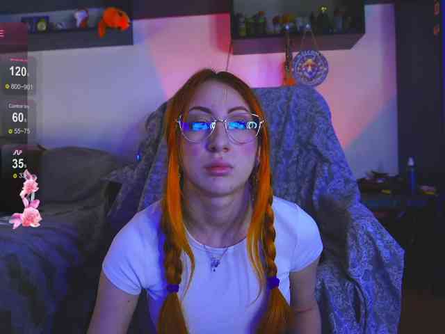 Daddyslittleslutfox webcam
