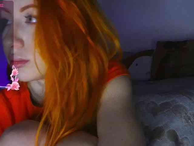 Daddyslittleslutfox webcam
