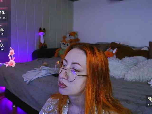 Daddyslittleslutfox webcam