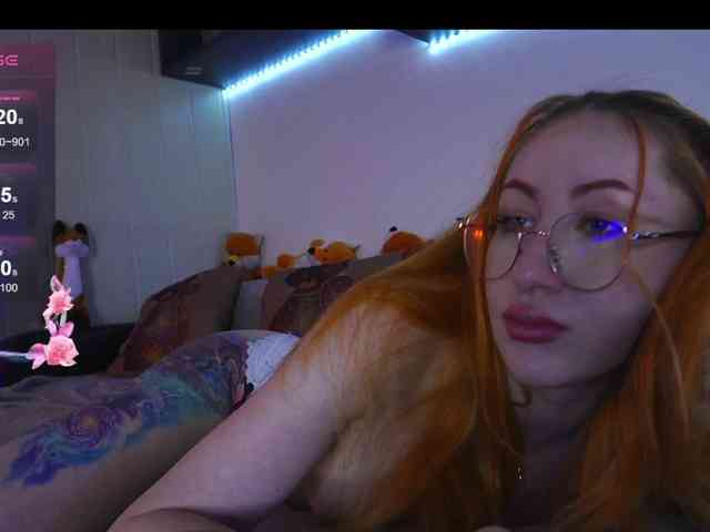 Daddyslittleslutfox webcam