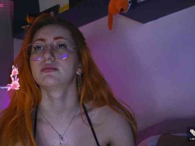 Daddyslittleslutfox webcam