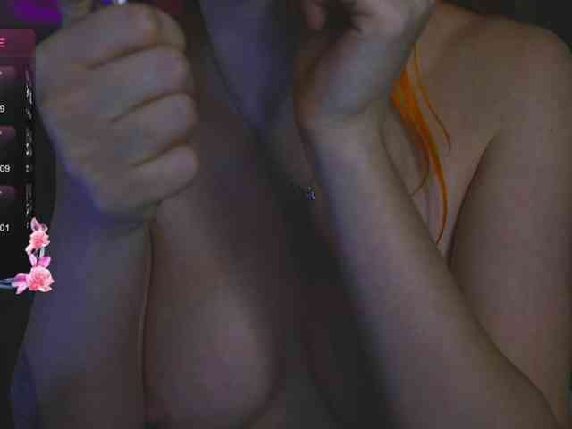 Daddyslittleslutfox webcam
