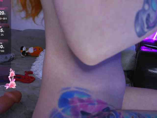 Daddyslittleslutfox webcam