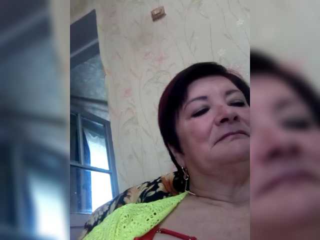 go to chat with Empresswoman