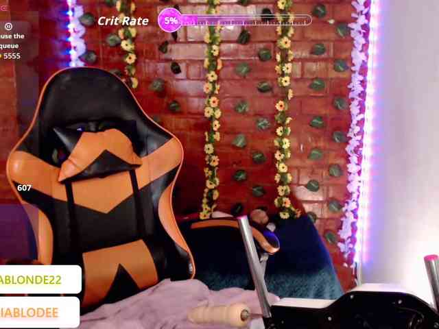 sofiacurvy webcam