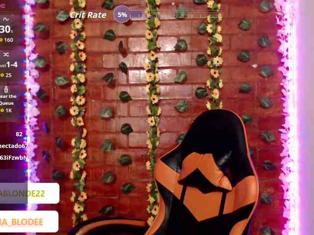 sofiacurvy webcam
