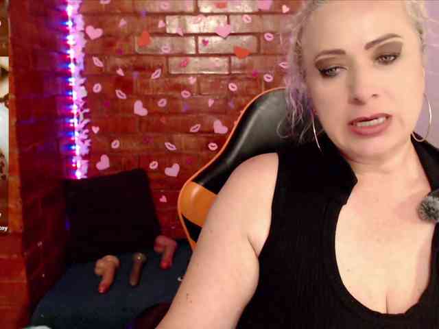 sofiacurvy webcam