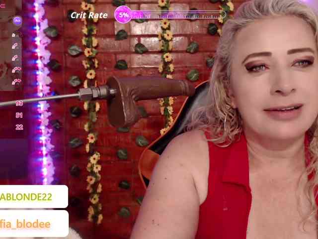 sofiacurvy webcam