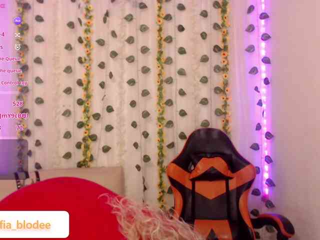 sofiacurvy webcam