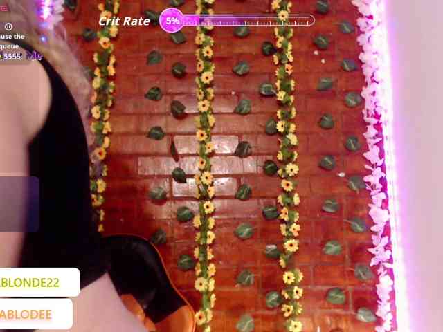 sofiacurvy webcam