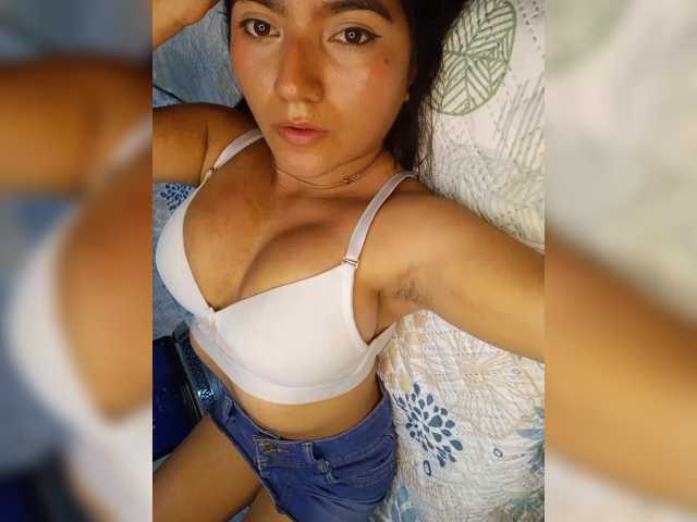 LaraJohnson live cam on BongaCams