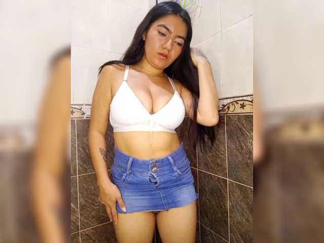 LaraJohnson live cam on BongaCams