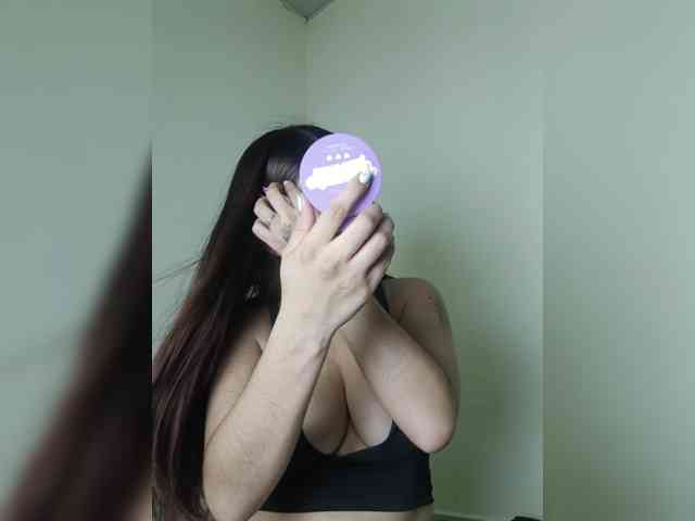 LaraJohnson webcam