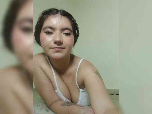 LaraJohnson webcam