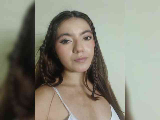 LaraJohnson webcam