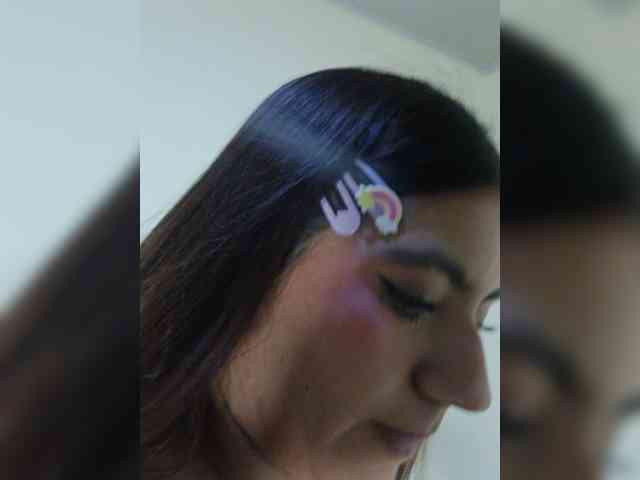LaraJohnson webcam