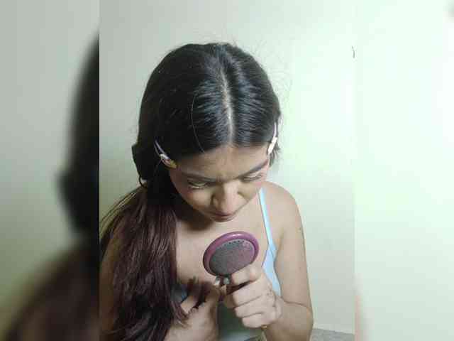 LaraJohnson webcam