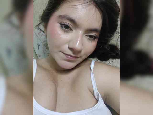 LaraJohnson webcam