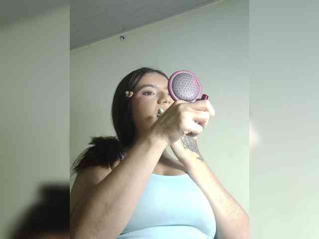 LaraJohnson webcam