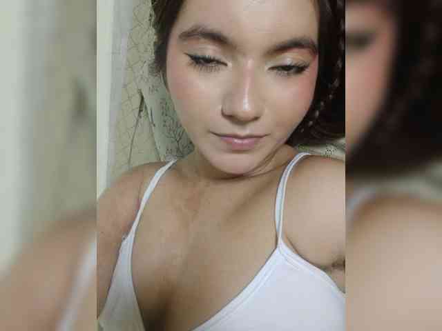 LaraJohnson webcam