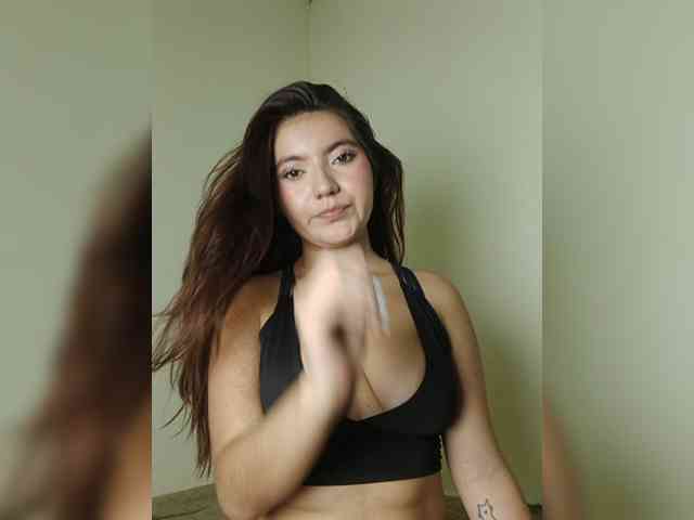 LaraJohnson webcam