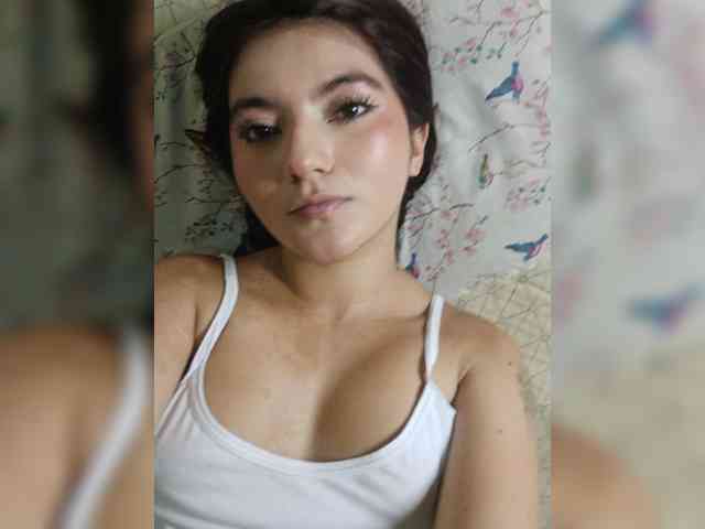 LaraJohnson webcam