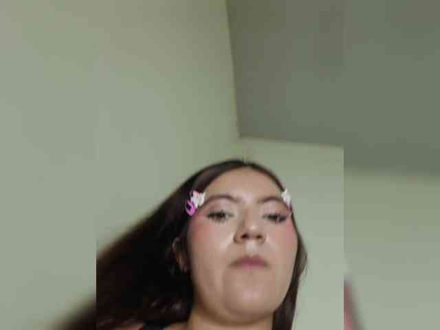 LaraJohnson webcam