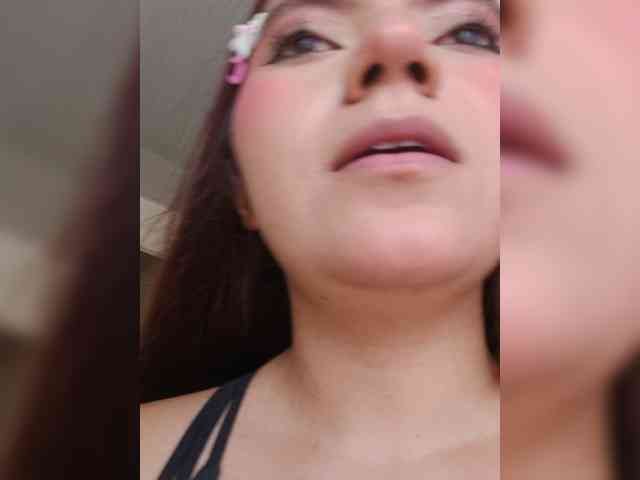 LaraJohnson webcam