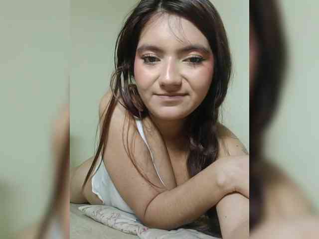 LaraJohnson webcam