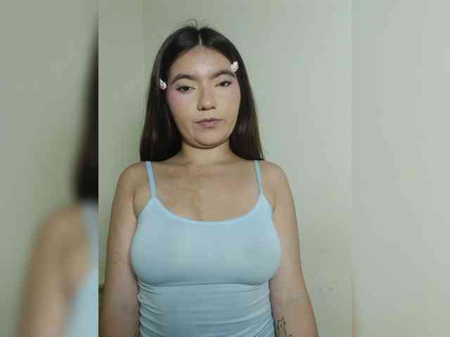 LaraJohnson webcam