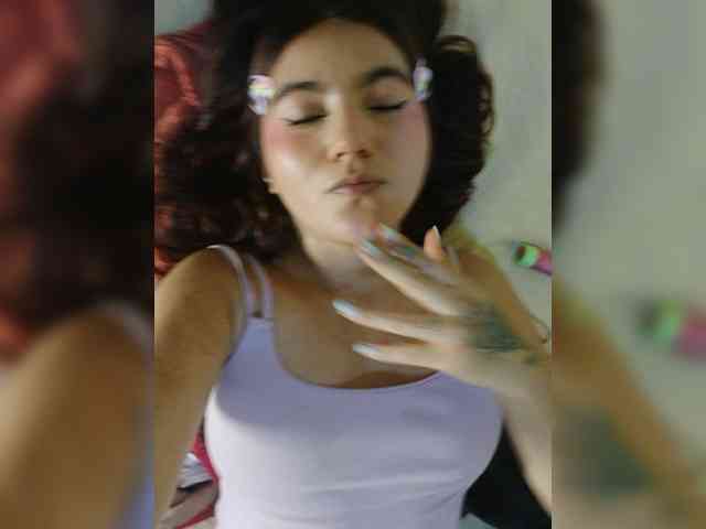 LaraJohnson webcam